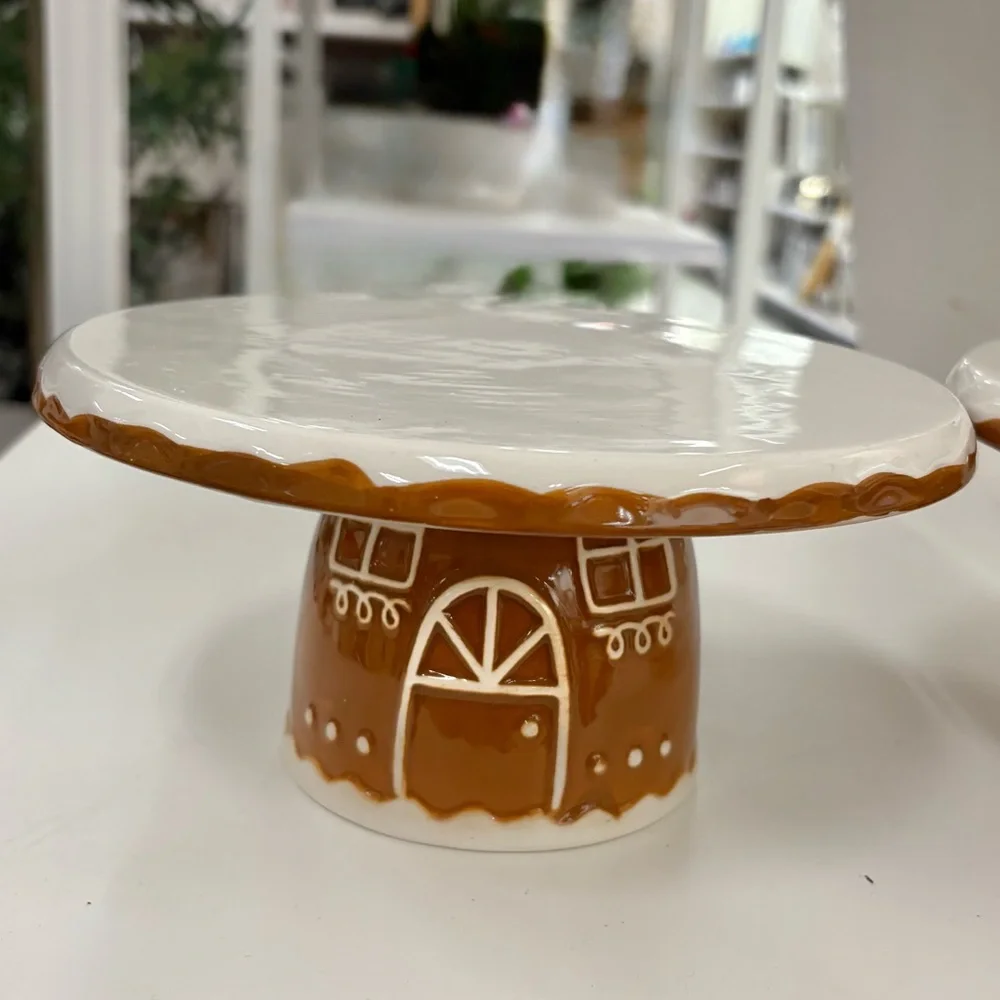 Set of 2 Target Bullseye 2025 Gingerbread Ceramic Cake Stand risers - Picture 2 of 2
